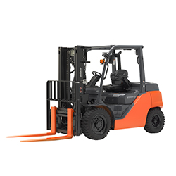 Class 5 internal combustion pneumatic tire forklift